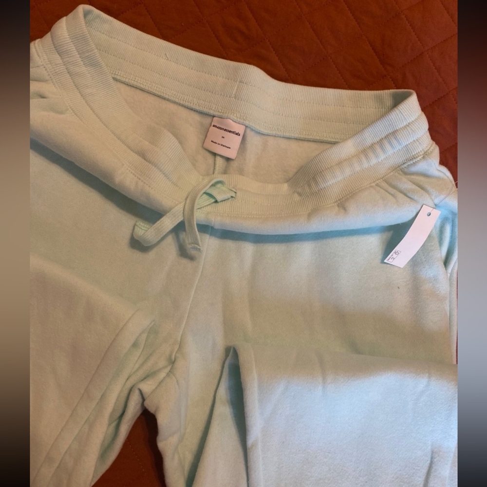 Amazon essentials joggers - Picture 3 of 3
